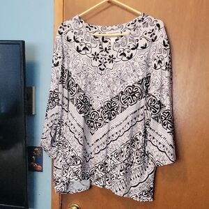 Alfred Dunner Black and White Floral Blouse